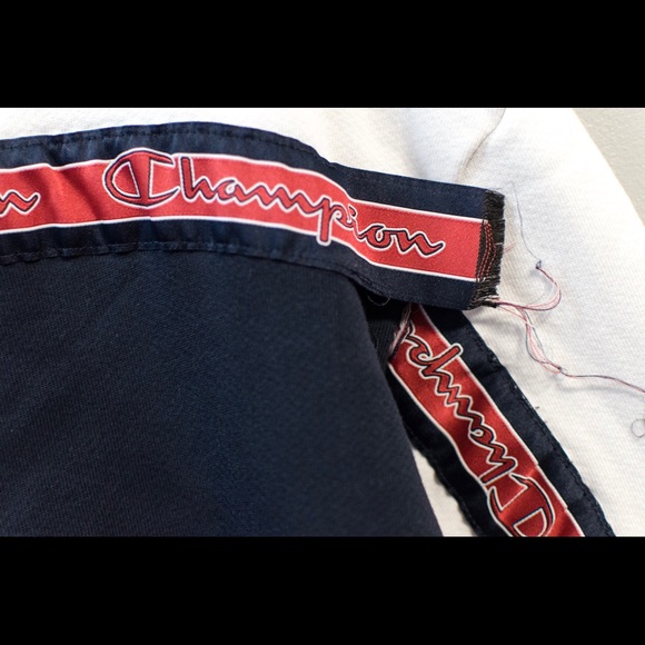 Vintage Champion Crewneck Sweater - Picture 4 of 4